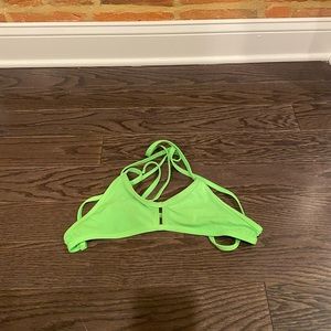 Jolyn Vent Top! Medium!